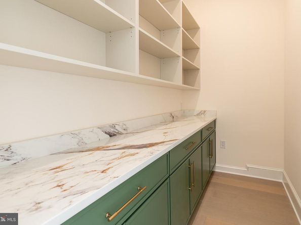 5631 Macarthur Boulevard NW, Washington DC 20016