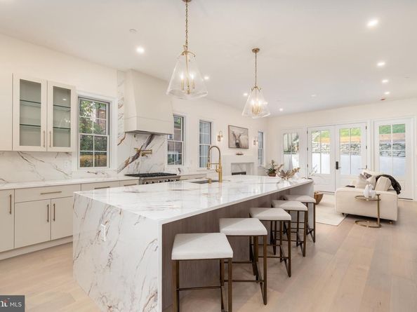 5631 Macarthur Boulevard NW, Washington DC 20016