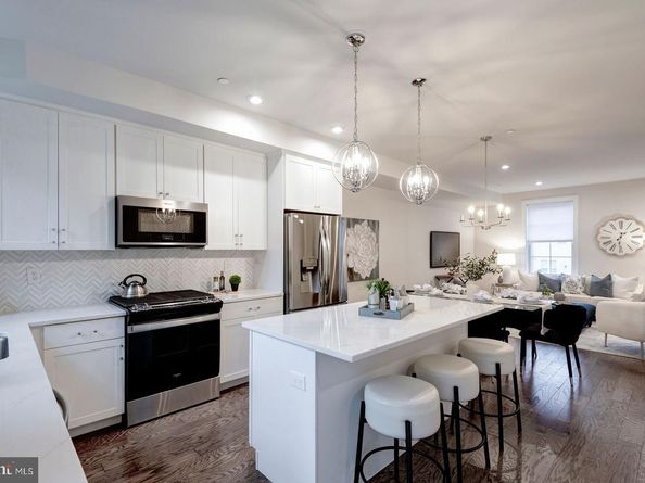 312 Rock Run Circle, Broomall PA 19008