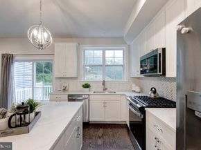 312 Rock Run Circle, Broomall PA 19008