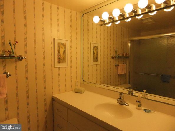 1637 Oakwood Drive S115, Narberth PA 19072