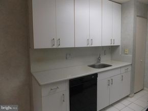 1637 Oakwood Drive S115, Narberth PA 19072