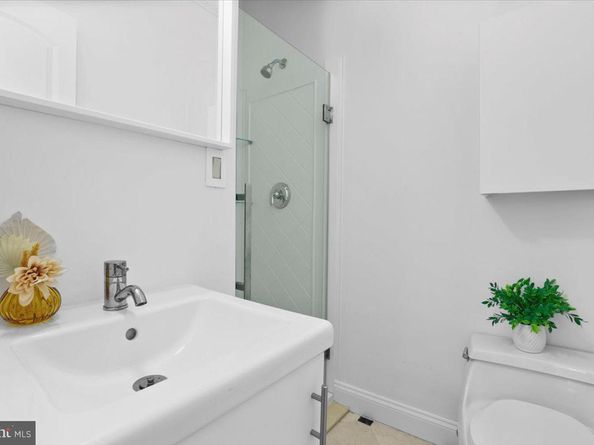 1832 Calvert Street NW 3, Washington DC 20009