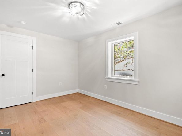 903 E Timber Branch Parkway, Alexandria VA 22302