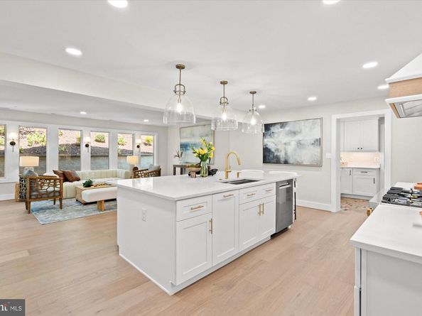 903 E Timber Branch Parkway, Alexandria VA 22302