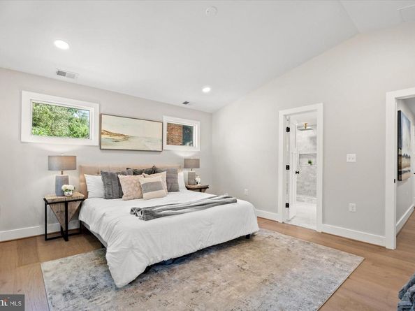 903 E Timber Branch Parkway, Alexandria VA 22302