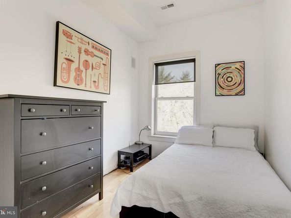 1240 4TH Street NW 200, Washington DC 20001