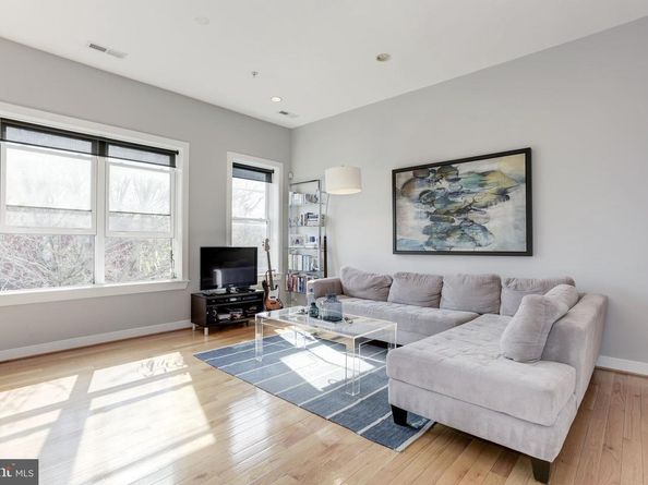 1240 4TH Street NW 200, Washington DC 20001