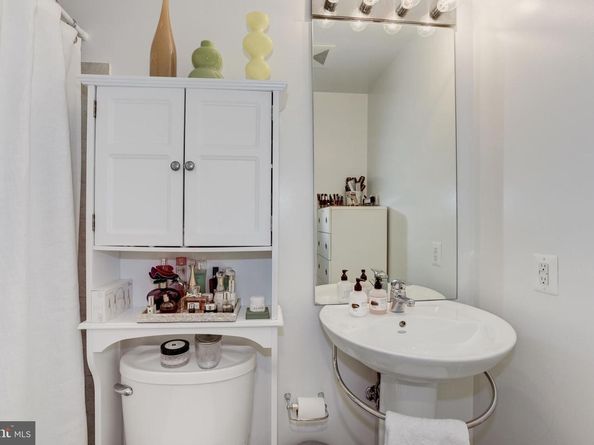 1240 4TH Street NW 200, Washington DC 20001