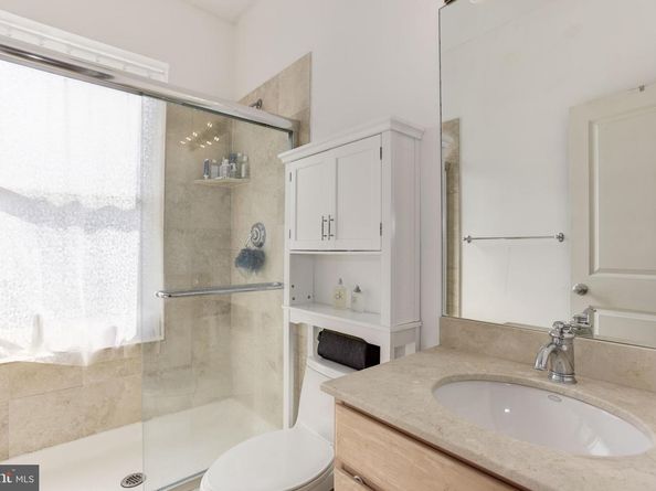 1240 4TH Street NW 200, Washington DC 20001