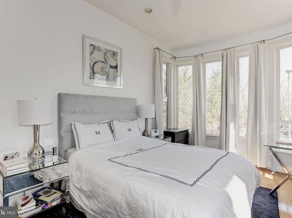 1240 4TH Street NW 200, Washington DC 20001