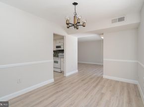 9713 Kings Crown Court 102, Fairfax VA 22031