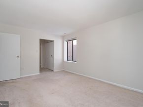 9713 Kings Crown Court 102, Fairfax VA 22031