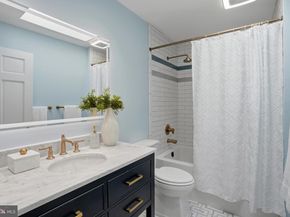 300 Lewis Street NW, Vienna VA 22180