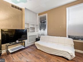 4925 Royal Street, Philadelphia PA 19144