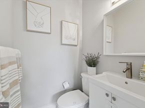 488 Evergreen Avenue, Philadelphia PA 19128