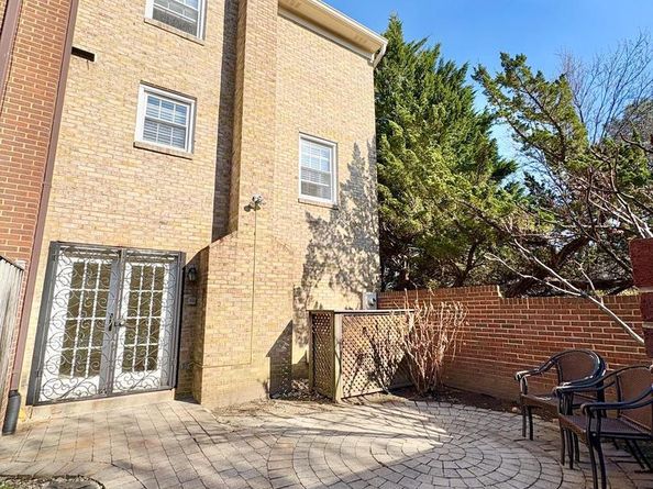 2660 Centennial Court, Alexandria VA 22311