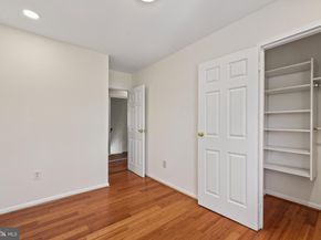 4599 Logsdon Drive 37, Annandale VA 22003