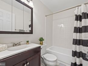 4599 Logsdon Drive 37, Annandale VA 22003