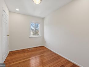 4599 Logsdon Drive 37, Annandale VA 22003