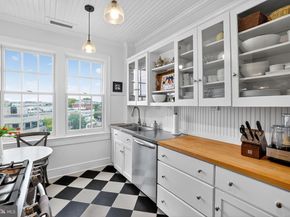 1661 Crescent Place NW 604, Washington DC 20009