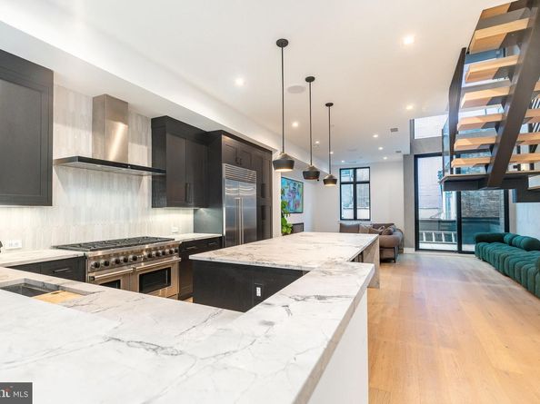 2320 Sansom Street, Philadelphia PA 19103