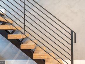 2320 Sansom Street, Philadelphia PA 19103