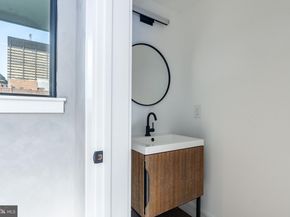 2320 Sansom Street, Philadelphia PA 19103