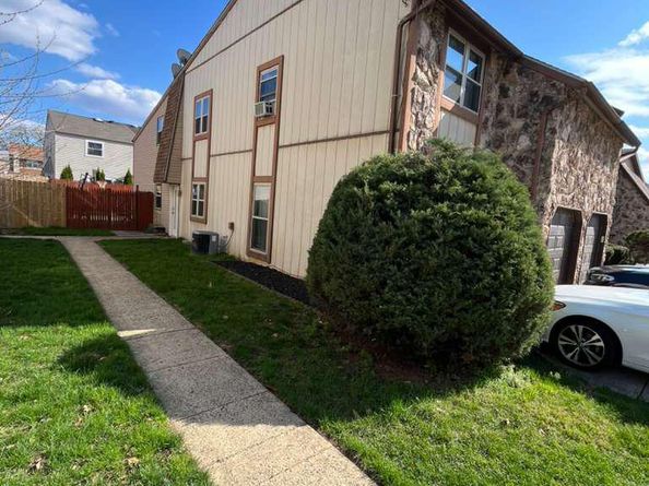 10215 Murty Lane, Philadelphia PA 19116