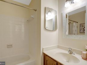 7868 Newport Glen Pass, Annandale VA 22003