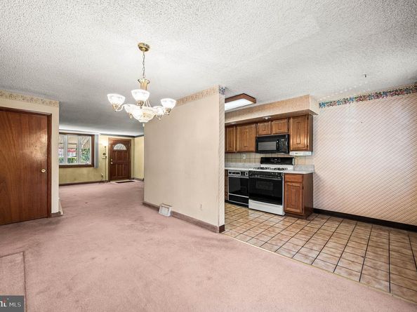 142 Westbrook Drive, Clifton Heights PA 19018