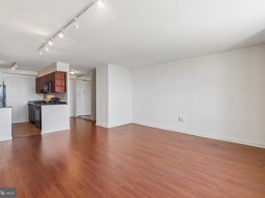604 S Washington Square 2211, Philadelphia PA 19106