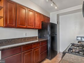 604 S Washington Square 2211, Philadelphia PA 19106