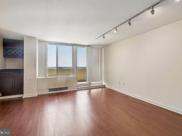 604 S Washington Square 2211, Philadelphia PA 19106