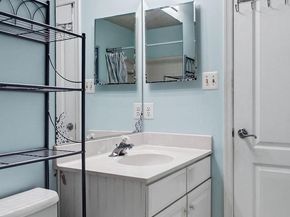 10008 Leamoore Lane, Vienna VA 22181