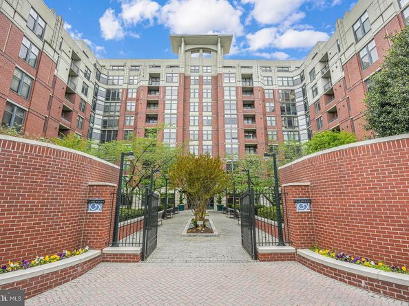 1021 N Garfield Street 233, Arlington VA 22201