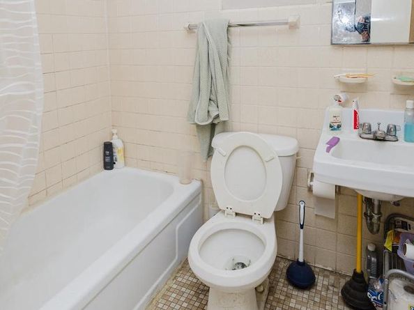 2318 S Broad Street, Philadelphia PA 19145