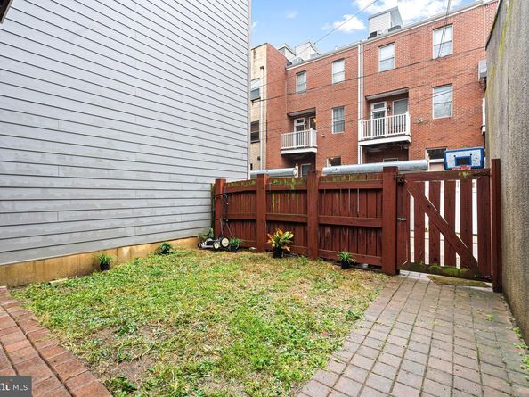 729 S 12TH Street 101, Philadelphia PA 19147