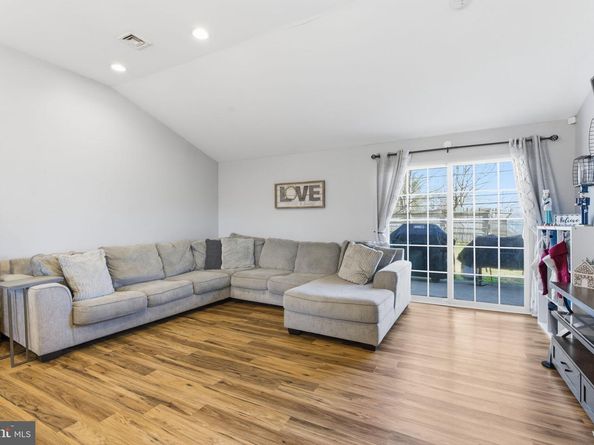 62 Old Brook Road, Levittown PA 19057