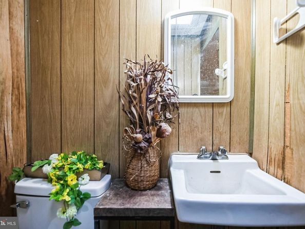 228 Long Lane, Upper Darby PA 19082