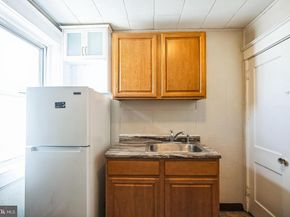 228 Long Lane, Upper Darby PA 19082