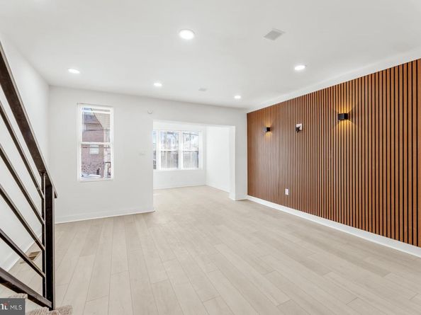 6012 N 19TH Street, Philadelphia PA 19141