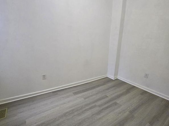 1009 W Susquehanna Avenue, Philadelphia PA 19122