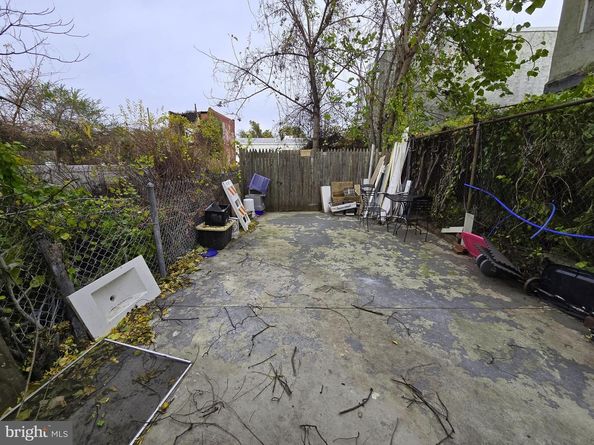 1009 W Susquehanna Avenue, Philadelphia PA 19122