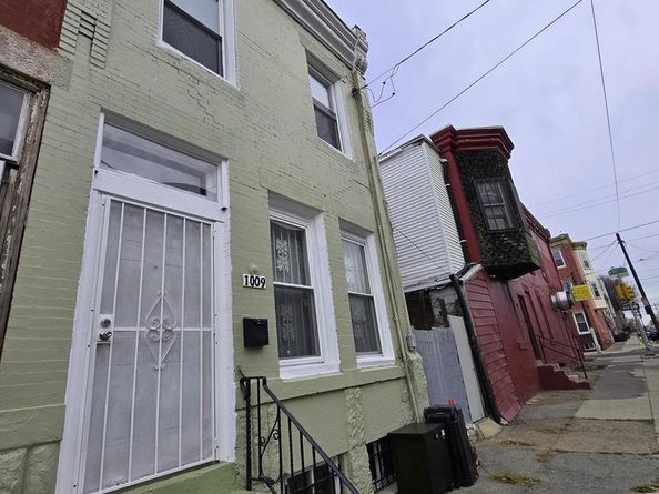 1009 W Susquehanna Avenue, Philadelphia PA 19122