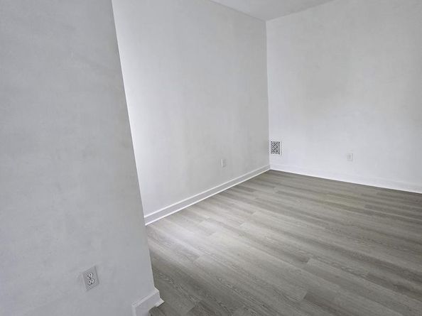 1009 W Susquehanna Avenue, Philadelphia PA 19122