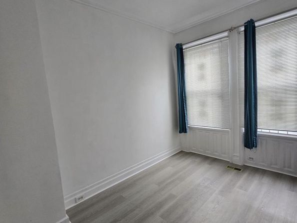 1009 W Susquehanna Avenue, Philadelphia PA 19122