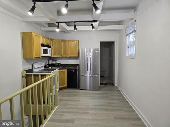 1009 W Susquehanna Avenue, Philadelphia PA 19122