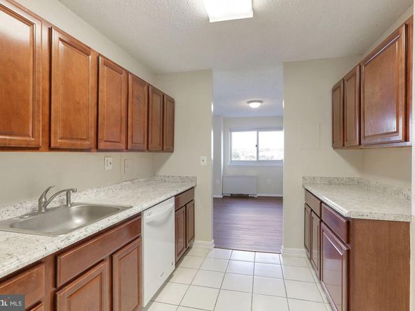 1225 Martha Custis Drive 807, Alexandria VA 22302