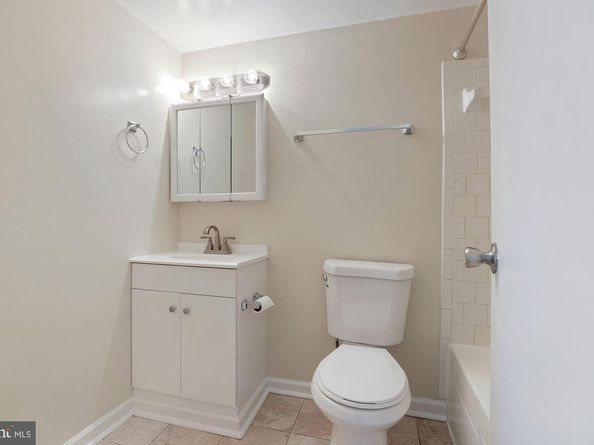 1225 Martha Custis Drive 807, Alexandria VA 22302